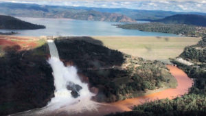 La diga di Oroville sta crollando