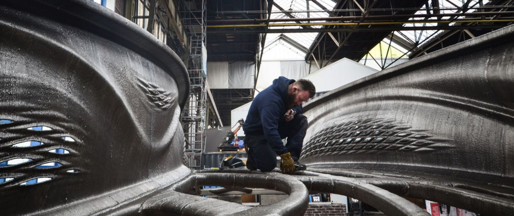 Il primo ponte in acciaio stampato in 3D