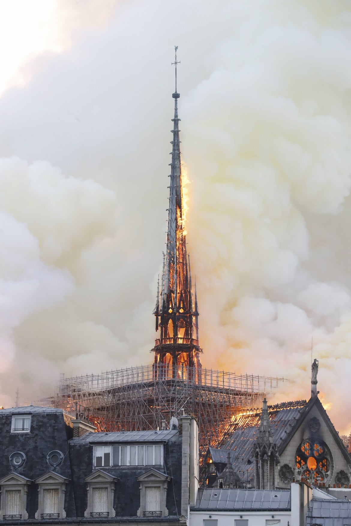 L'incendio di Notre-Dame, colpito un simbolo occidentale 