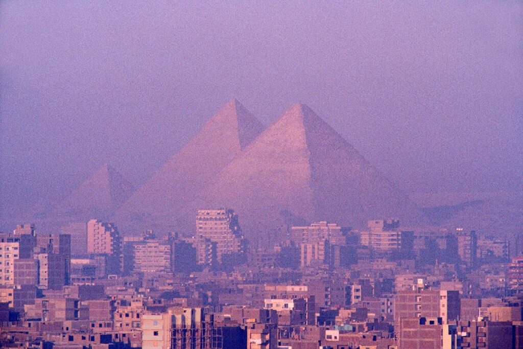 Il nuovo ponte egiziano a Giza, un'infrastruttura incivile