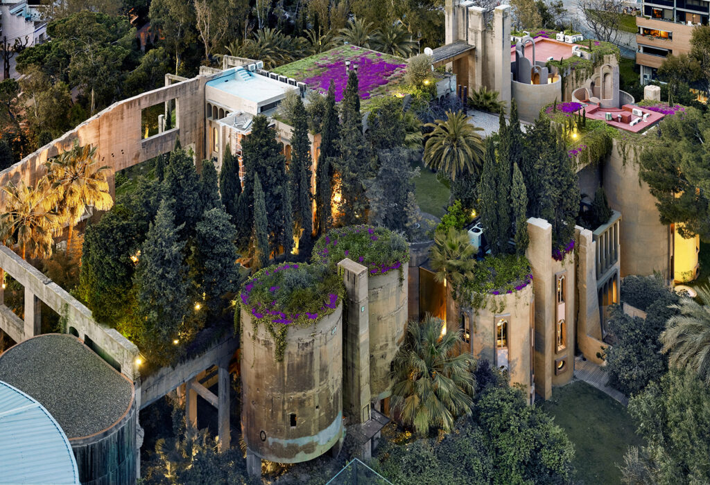 Ex cementificio come villa in Spagna, ispirazione per un riuso urbano illuminato