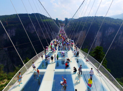 Il ponte in vetro più lungo al mondo