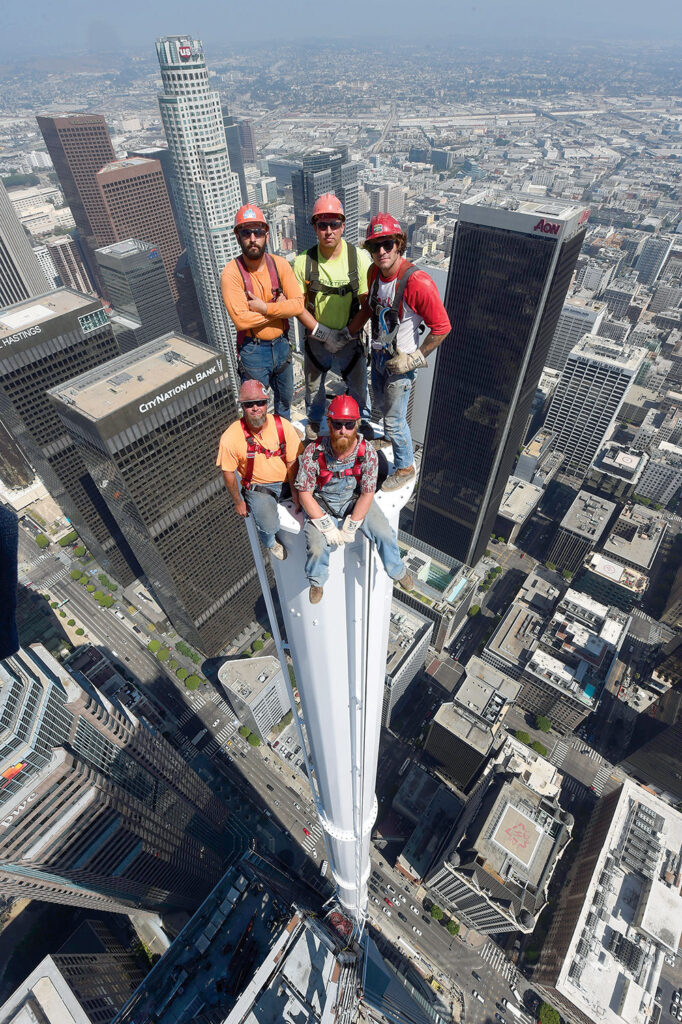 Perché la foto dei lavoratori a 335 metri di altezza è vera