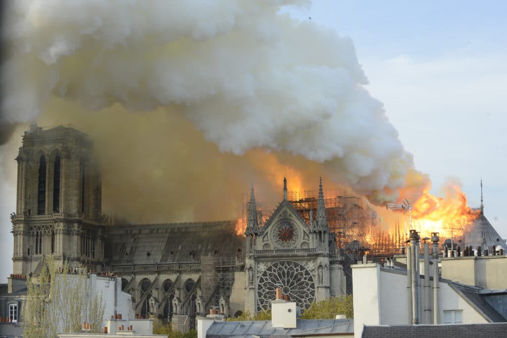 incendio Notre Dame