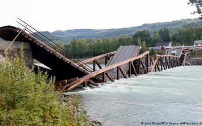 Il ponte di legno Tretten, “costruito per durare 100 anni”, crolla dopo solo un decennio in Norvegia