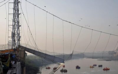 Crollo ponte pedonale in India, oltre 140 le vittime