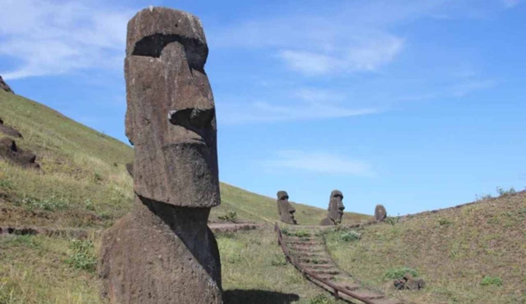 Moai dell'Isola di Pasqua (Depositphotos foto)